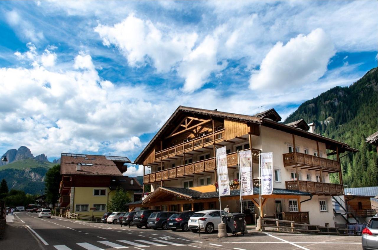 Hotel Albolina Canazei Exteriör bild